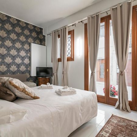 Grifoni Boutique Hotel Венеция Экстерьер фото